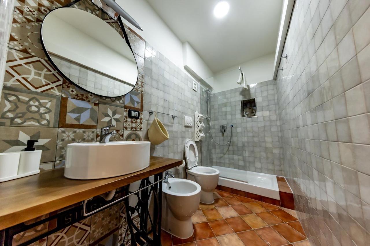 Sebeto Duomo Apartment Наполи Екстериор снимка