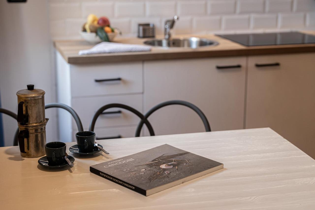 Sebeto Duomo Apartment Наполи Екстериор снимка
